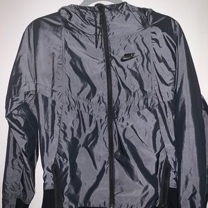 SOLD Nike windbreaker size small